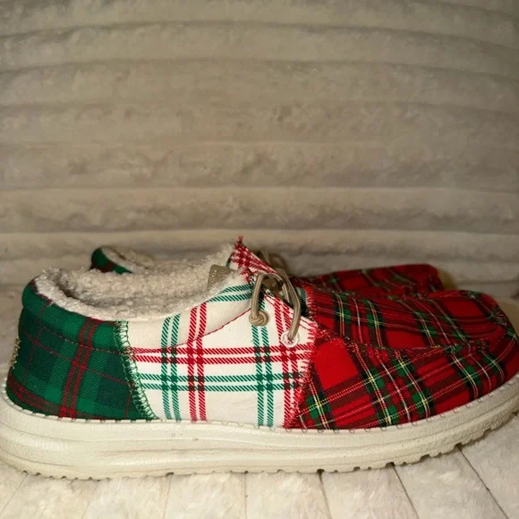 Hey Dude Fleece Lined Plaid Slip On Shoes Women’s Size 10 Holiday Christmas - Picture 3 of 3